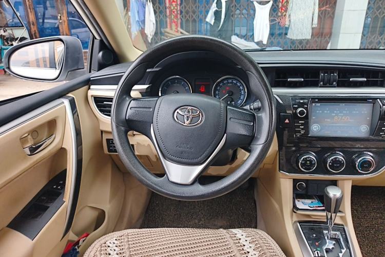 Used Toyota Corolla 2014 1.6L CVT GL-i Steering Wheel