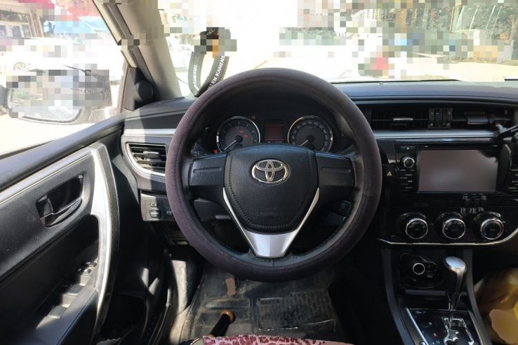Used Toyota Corolla 2014 1.6L CVT GL-i Steering Wheel