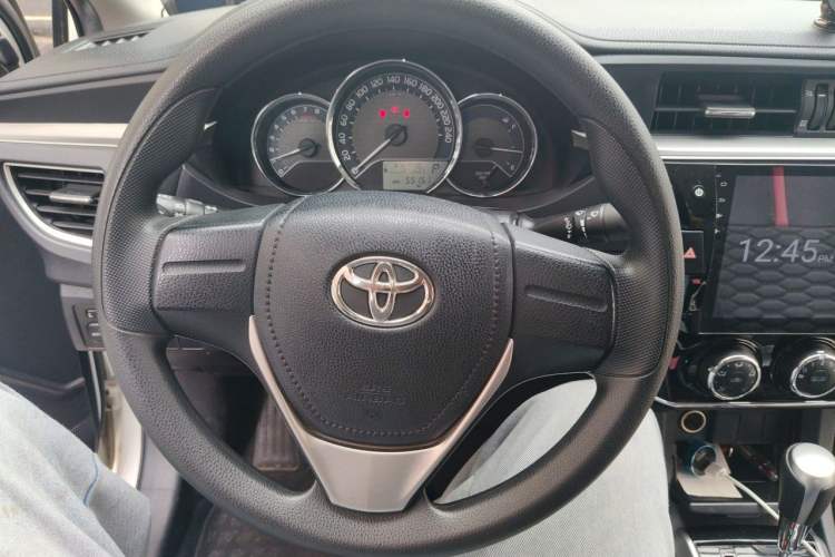Used Toyota Corolla 2014 1.6L CVT GL Steering Wheel