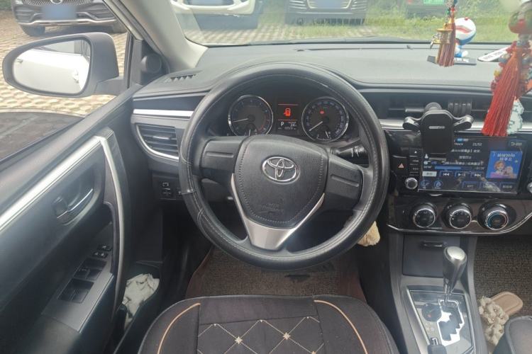 Used Toyota Corolla 2014 1.6L CVT GL-i Steering Wheel