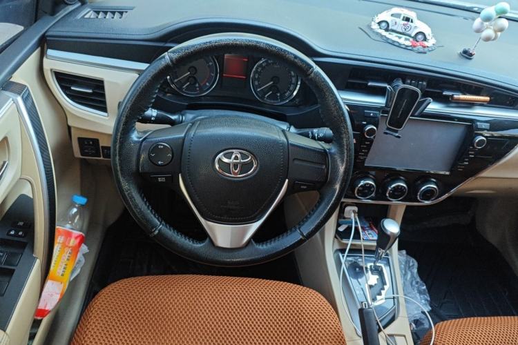 Used Toyota Corolla 2014 1.6L CVT GL-i Leather Edition Steering Wheel