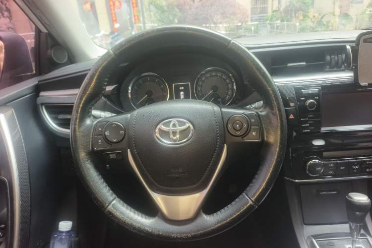 Used Toyota Corolla 2014 1.8L CVT GLX-i Steering Wheel