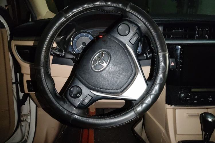 Used Toyota Corolla 2014 1.6L CVT GLX-i Steering Wheel