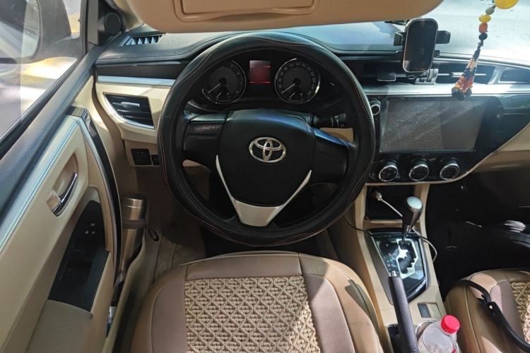 Used Toyota Corolla 2014 1.6L CVT GL-i Steering Wheel