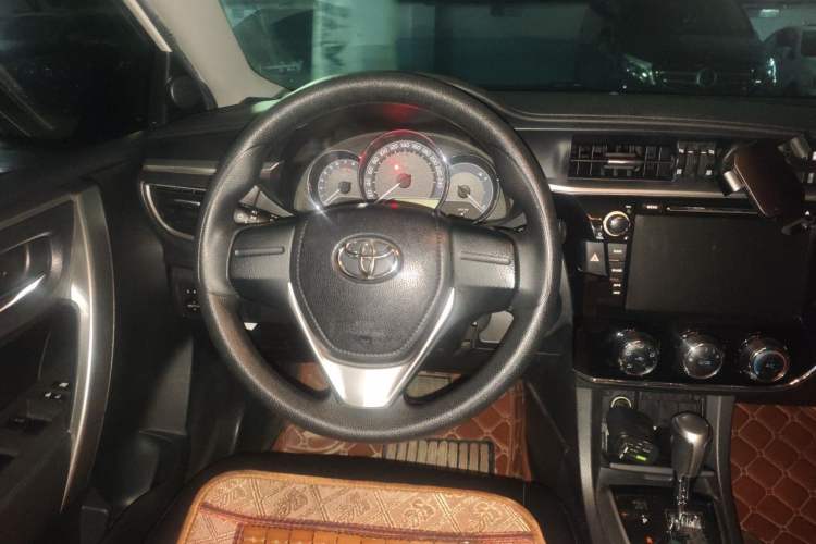 Used Toyota Corolla 2014 1.6L CVT GL Steering Wheel