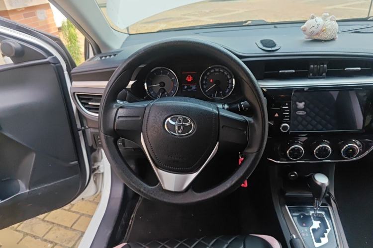 Used Toyota Corolla 2014 1.6L CVT GL-i Steering Wheel