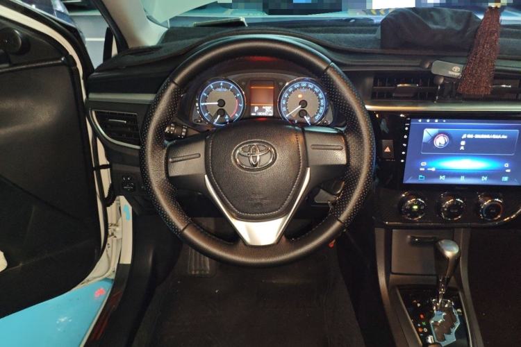 Used Toyota Corolla 2014 1.6L CVT GL-i Steering Wheel