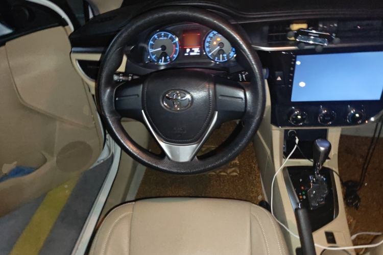 Used Toyota Corolla 2014 1.6L CVT GL-i Steering Wheel