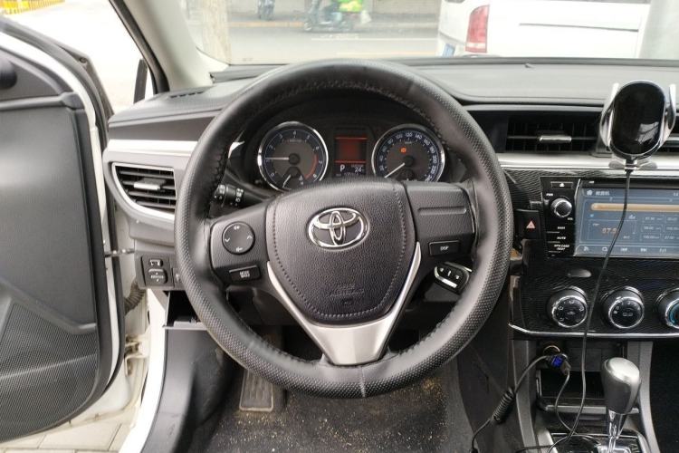 Used Toyota Corolla 2014 1.6L CVT GL-i Leather Edition Steering Wheel