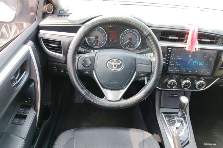 Used Toyota Corolla 2014 1.6L CVT GL-i Leather Edition Steering Wheel