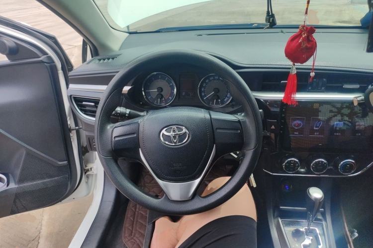 Used Toyota Corolla 2014 1.6L CVT GL-i Steering Wheel