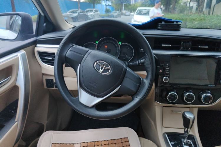 Used Toyota Corolla 2014 1.6L CVT GL Steering Wheel