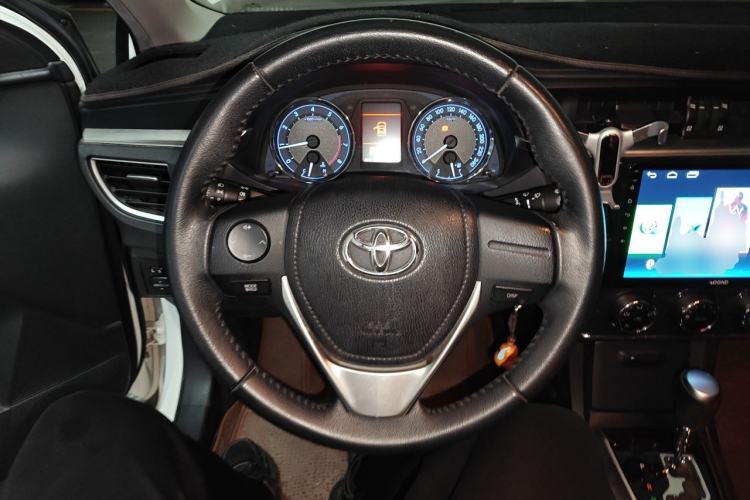 Used Toyota Corolla 2014 1.6L CVT GL-i Leather Edition Steering Wheel
