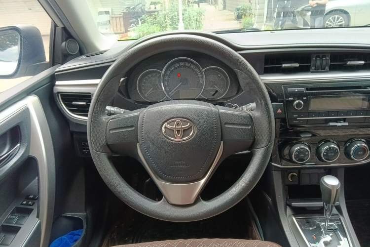 Used Toyota Corolla 2014 1.6L CVT GL Steering Wheel