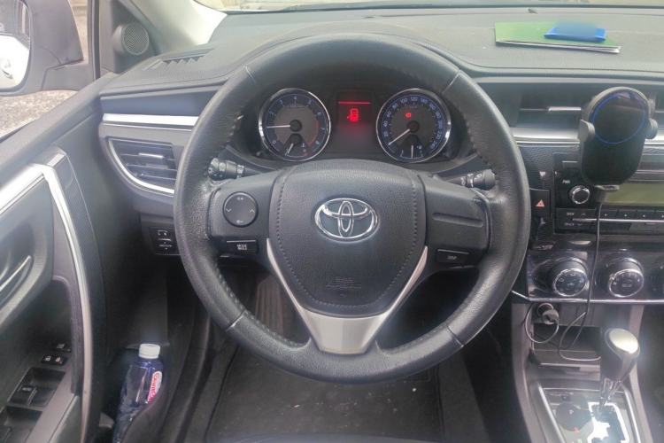 Used Toyota Corolla 2014 1.6L CVT GL-i Leather Edition Steering Wheel
