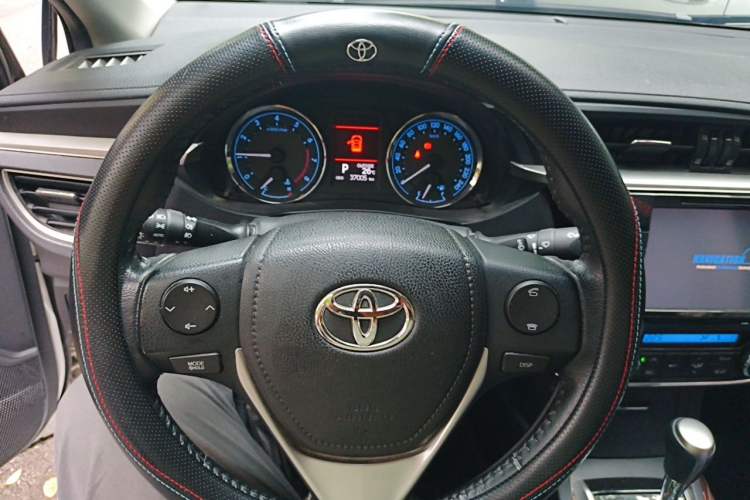Used Toyota Corolla 2014 1.6L CVT GLX-i Steering Wheel