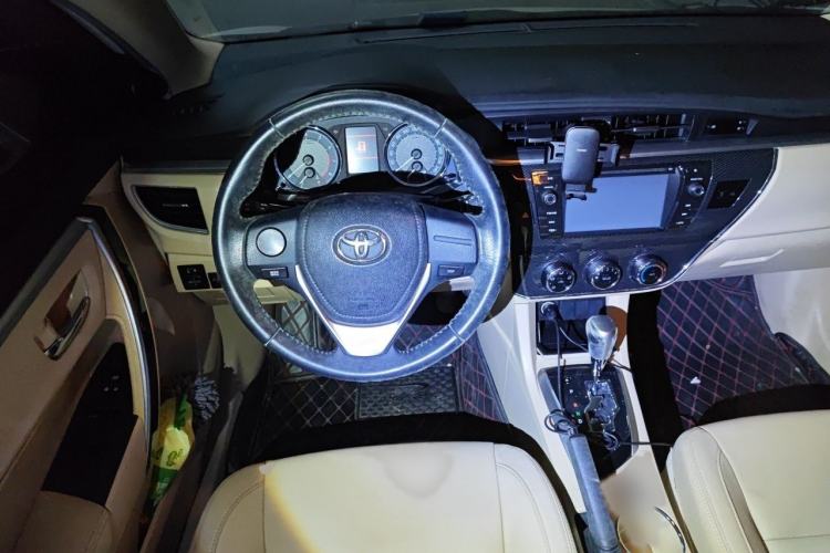 Used Toyota Corolla 2014 1.6L CVT GL-i Leather Edition Steering Wheel