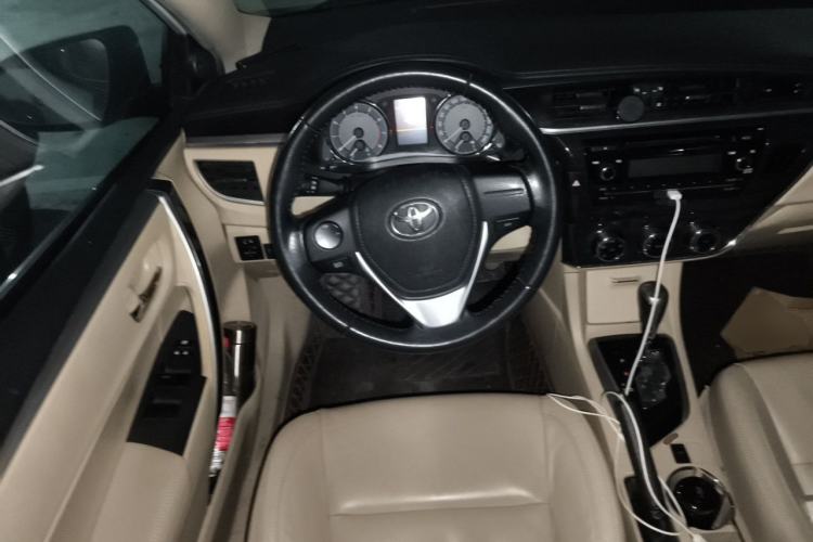 Used Toyota Corolla 2014 1.6L CVT GL-i Leather Edition Steering Wheel
