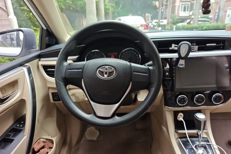 Used Toyota Corolla 2014 1.6L CVT GL-i Steering Wheel