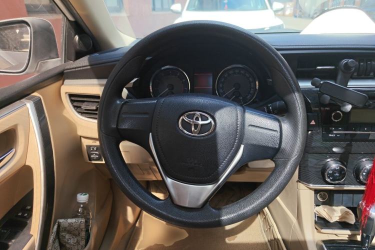 Used Toyota Corolla 2014 1.6L CVT GL-i Steering Wheel
