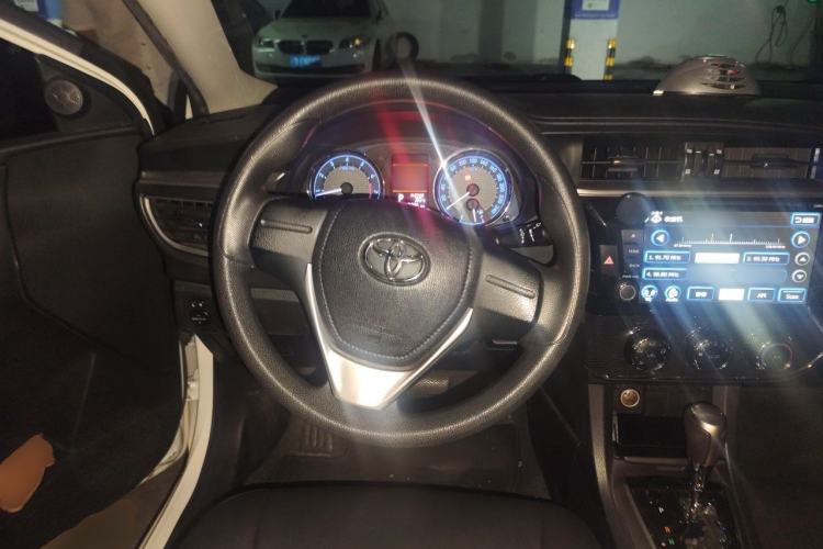 Used Toyota Corolla 2014 1.6L CVT GL-i Steering Wheel