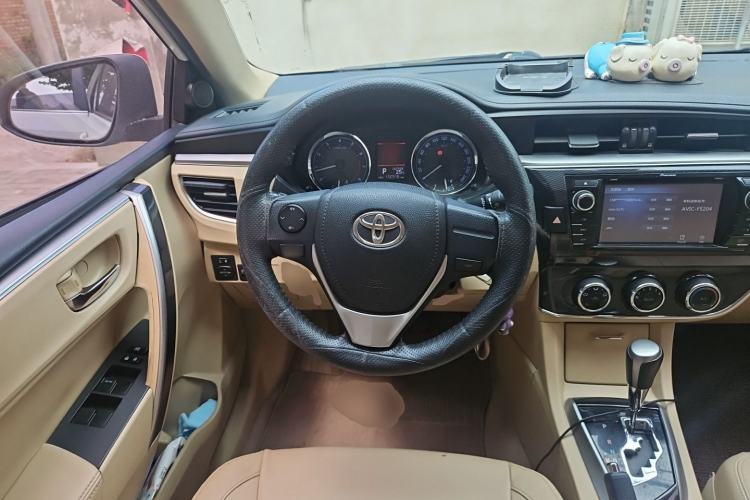 Used Toyota Corolla 2014 1.6L CVT GL-i Leather Edition Steering Wheel