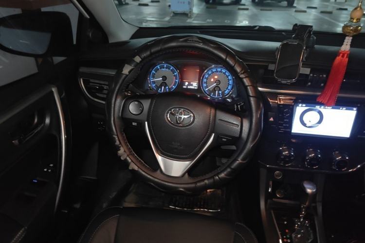 Used Toyota Corolla 2014 1.6L CVT GL-i Leather Edition Steering Wheel