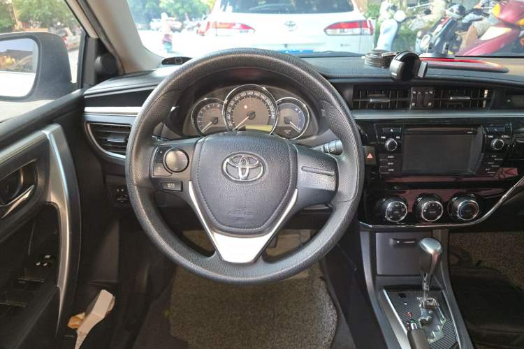 Used Toyota Corolla 2014 1.6L CVT GL Steering Wheel