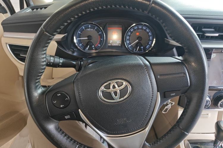 Used Toyota Corolla 2014 1.6L CVT GL-i Leather Edition Steering Wheel