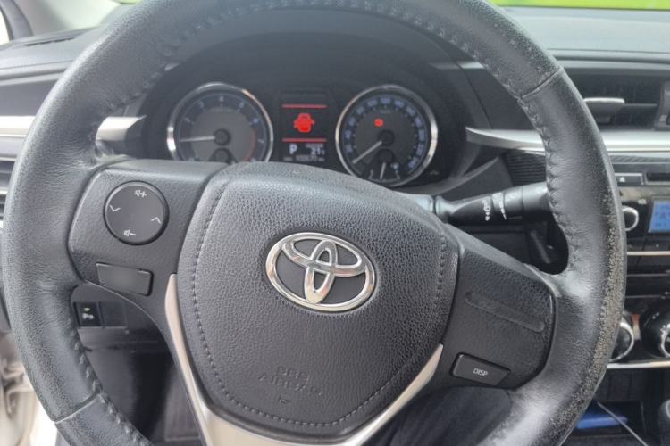 Used Toyota Corolla 2014 1.6L CVT GL-i Leather Edition Steering Wheel