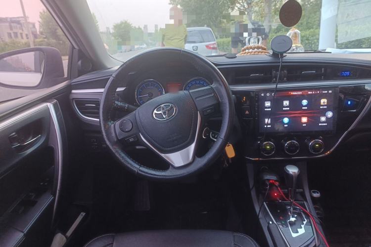 Used Toyota Corolla 2014 1.6L CVT GL-i Leather Edition Steering Wheel