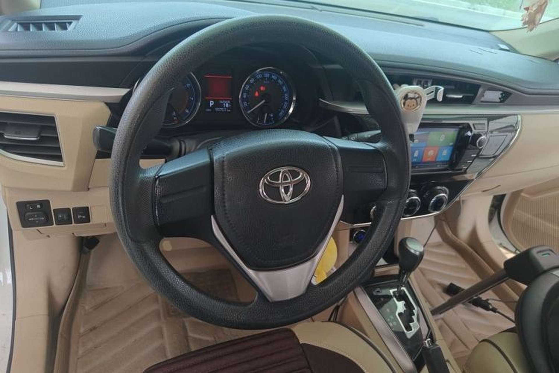 Used Toyota Corolla 2014 1.6L CVT GL-i Steering Wheel