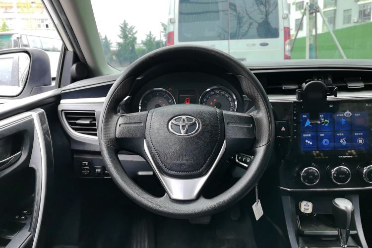Used Toyota Corolla 2014 1.6L CVT GL-i Steering Wheel