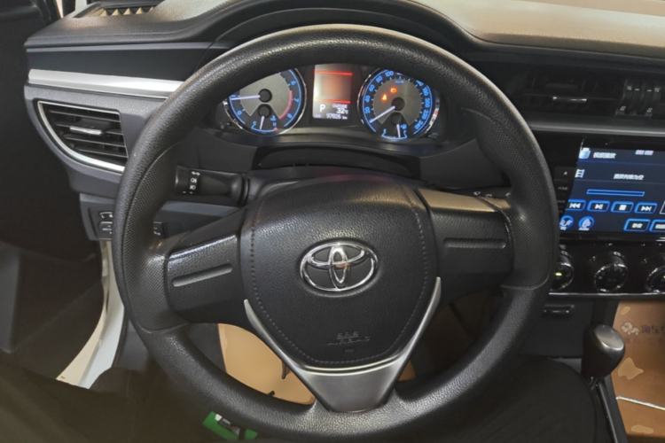 Used Toyota Corolla 2014 1.6L CVT GL-i Steering Wheel