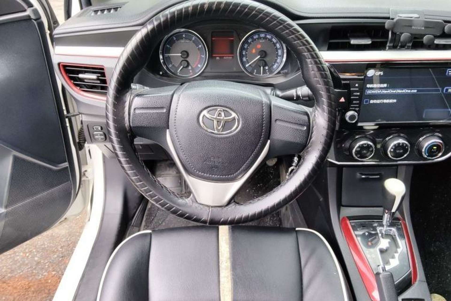 Used Toyota Corolla 2014 1.6L CVT GL-i Steering Wheel