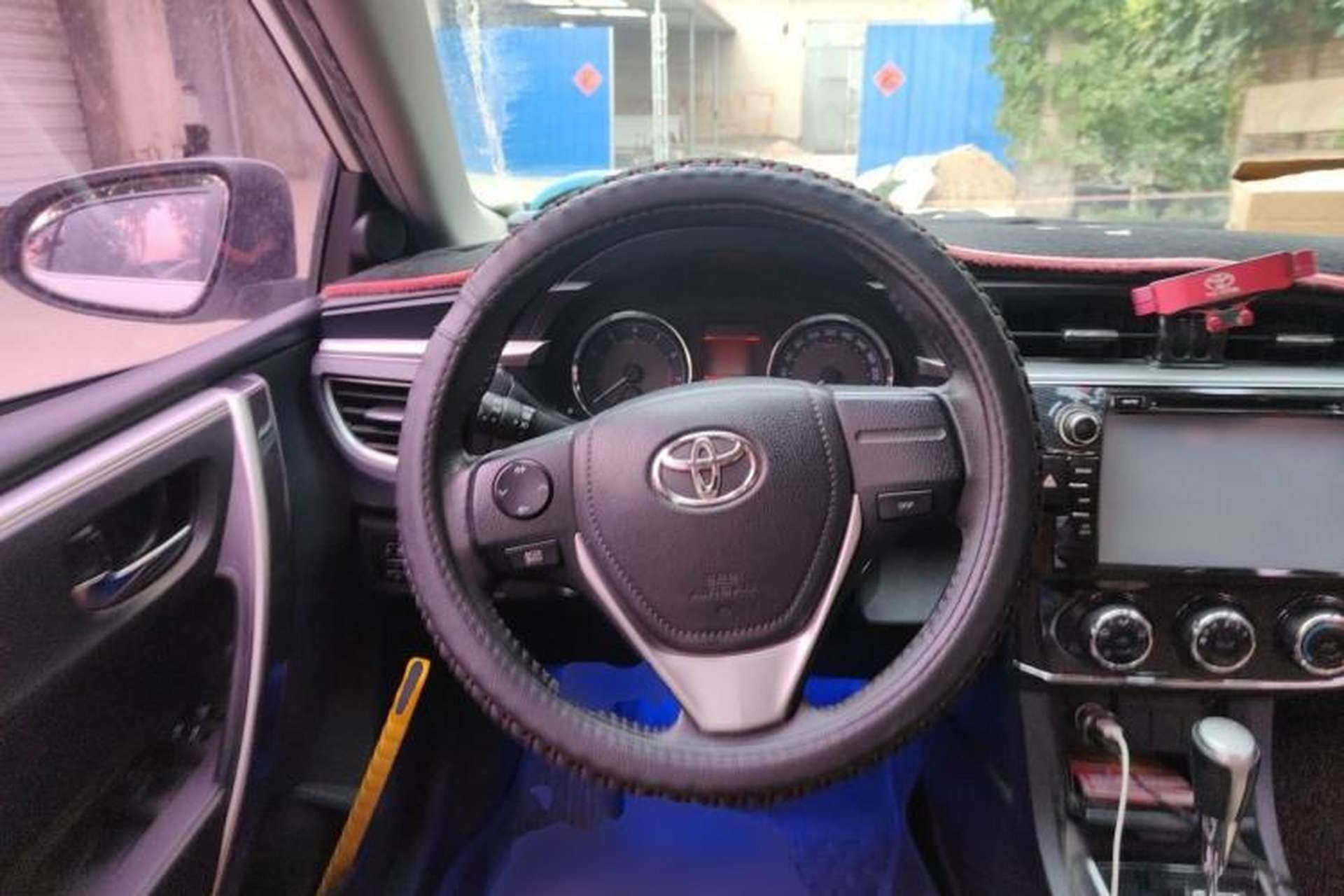 Used Toyota Corolla 2014 1.6L CVT GL-i Leather Edition Steering Wheel