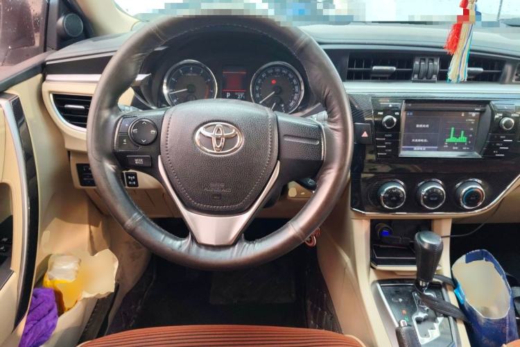 Used Toyota Corolla 2014 1.6L CVT GL-i Steering Wheel