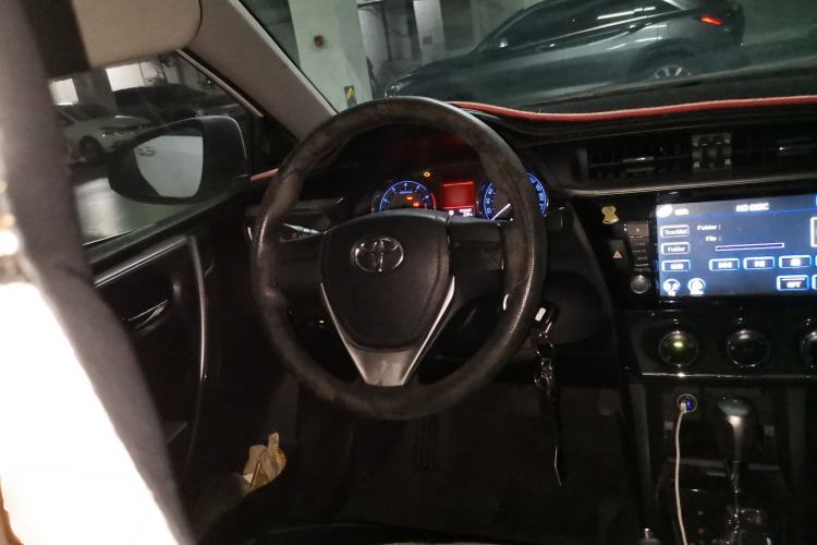 Used Toyota Corolla 2014 1.6L CVT GL-i Steering Wheel