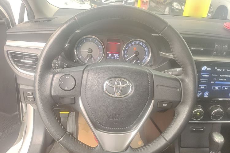Used Toyota Corolla 2014 1.6L CVT GL-i Leather Edition Steering Wheel