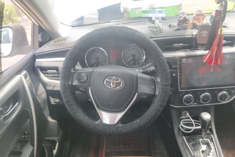 Used Toyota Corolla 2014 1.6L CVT GL-i Leather Edition Steering Wheel