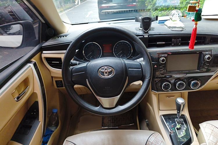 Used Toyota Corolla 2014 1.6L CVT GL-i Steering Wheel