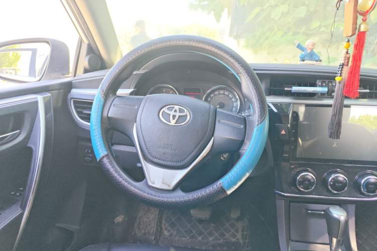 Used Toyota Corolla 2014 1.6L CVT GL-i Steering Wheel