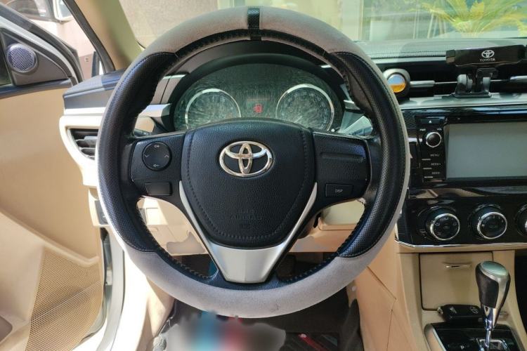 Used Toyota Corolla 2014 1.6L CVT GL-i Leather Edition Steering Wheel