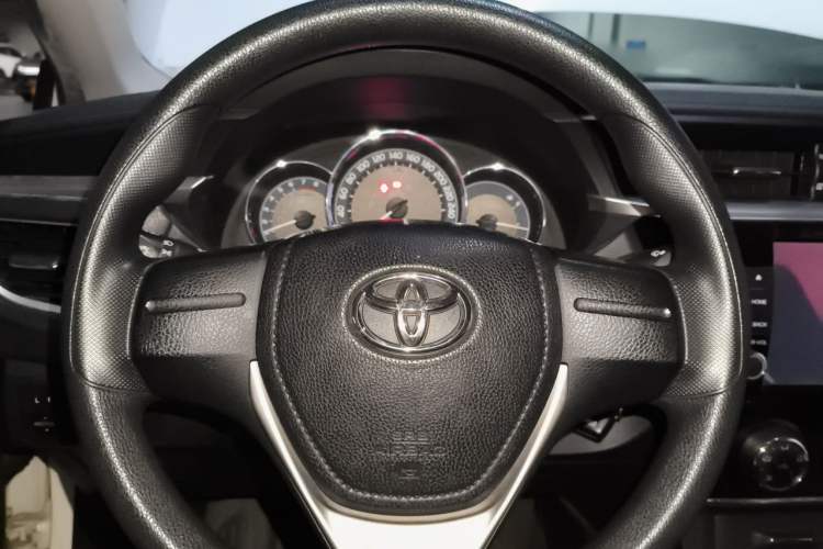 Used Toyota Corolla 2014 1.6L CVT GL Steering Wheel