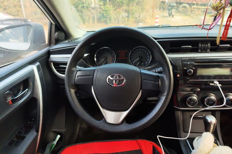 Used Toyota Corolla 2014 1.6L CVT GL-i Steering Wheel