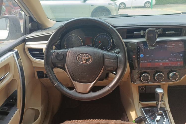 Used Toyota Corolla 2014 1.6L CVT GL-i Leather Edition Steering Wheel