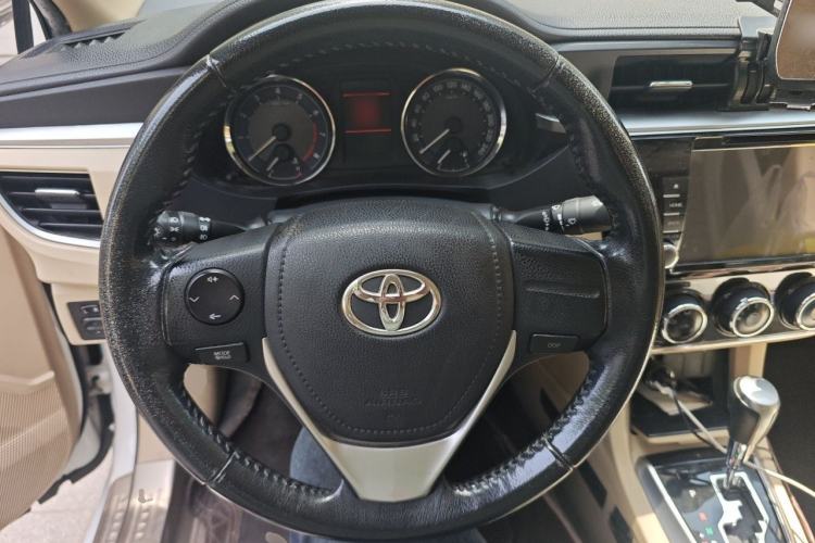 Used Toyota Corolla 2014 1.6L CVT GL-i Leather Edition Steering Wheel