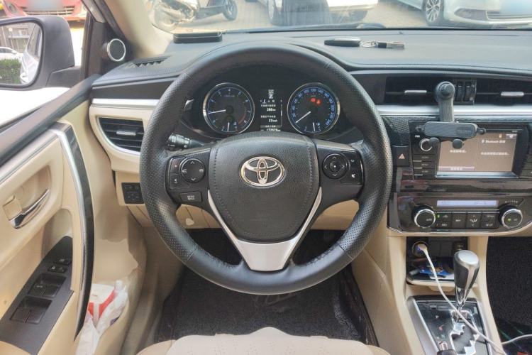 Used Toyota Corolla 2014 1.8L CVT GLX-i Steering Wheel