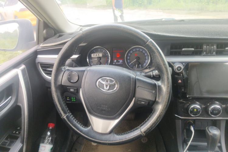 Used Toyota Corolla 2014 1.6L CVT GL-i Leather Edition Steering Wheel