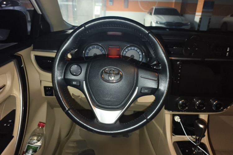 Used Toyota Corolla 2014 1.6L CVT GL-i Steering Wheel